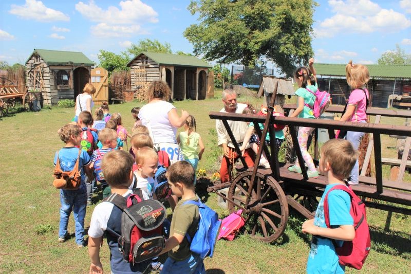 Wycieczka szkolna do wioski ginących zawodów 5